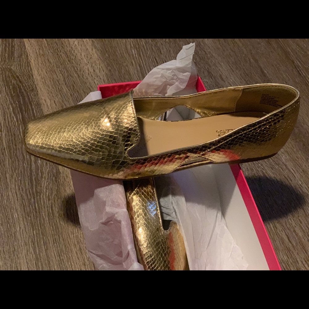 GOLD FLATS